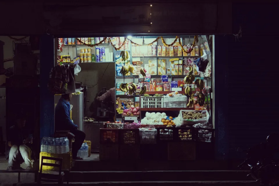 Kệ đồ dùng trong nhà
